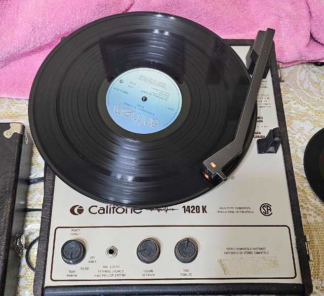 Califone Record Player  in Stereo Systems & Home Theatre in St. Catharines - Image 2