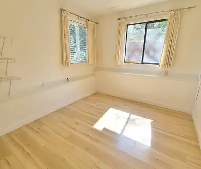 1 Bedroom | 1 Bathroom Basement Suite – Near Delair Park Beautiful, well kept 1 bedroom basement sui...