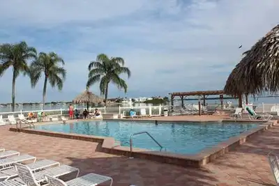 Fully furnished 2 bedroom (both with king beds), 2 bathroom 2nd floor villa with a serene golf cours...