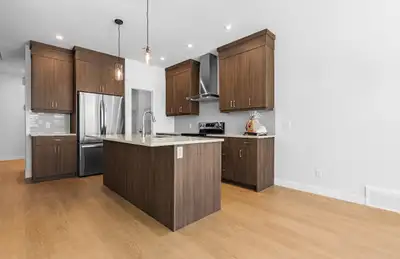 Room for Rent- Chappelle