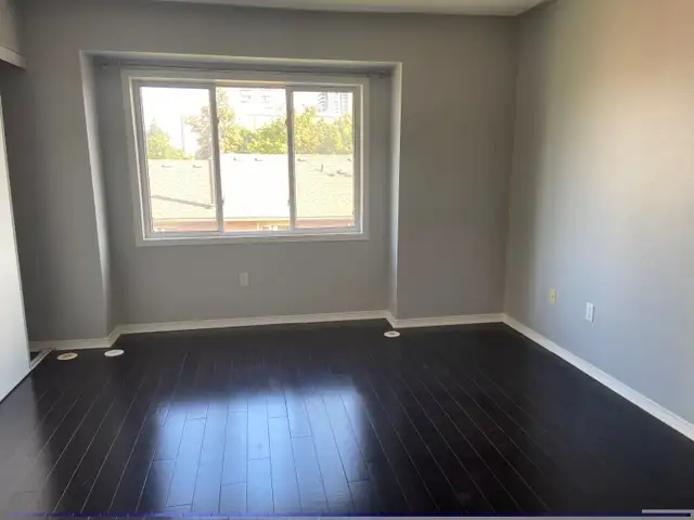 House for Rent/ Room for Rent in Long Term Rentals in Mississauga / Peel Region - Image 12