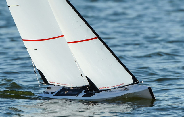 RC Sailboat/ Yacht Joysway DragonForce 65 Version 7 RTR DF65 in Hobbies & Crafts in Penticton - Image 3