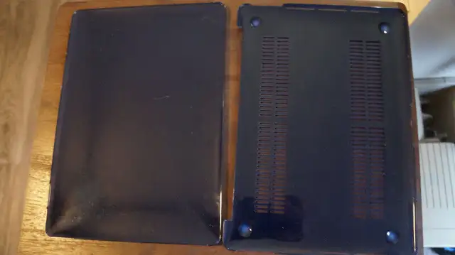MacBOOK PRO LAPTOP COVER in Laptop Accessories in Norfolk County - Image 2
