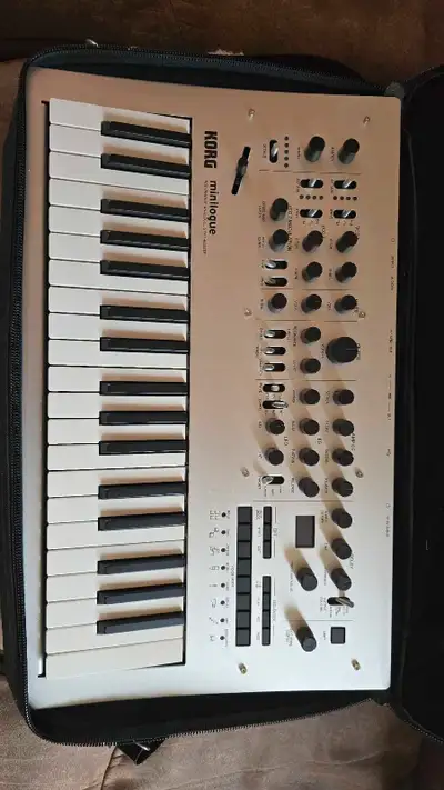 Korg Minilogue Synth, View more