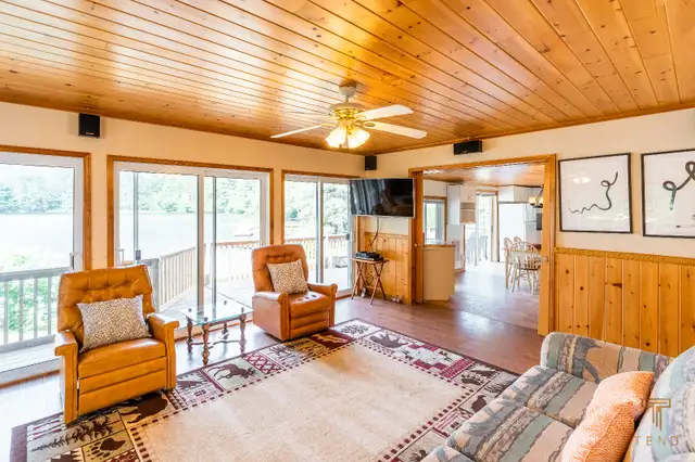 Beautiful Muskoka Cottage on Lake McKechnie! in Ontario in Canada - Image 7
