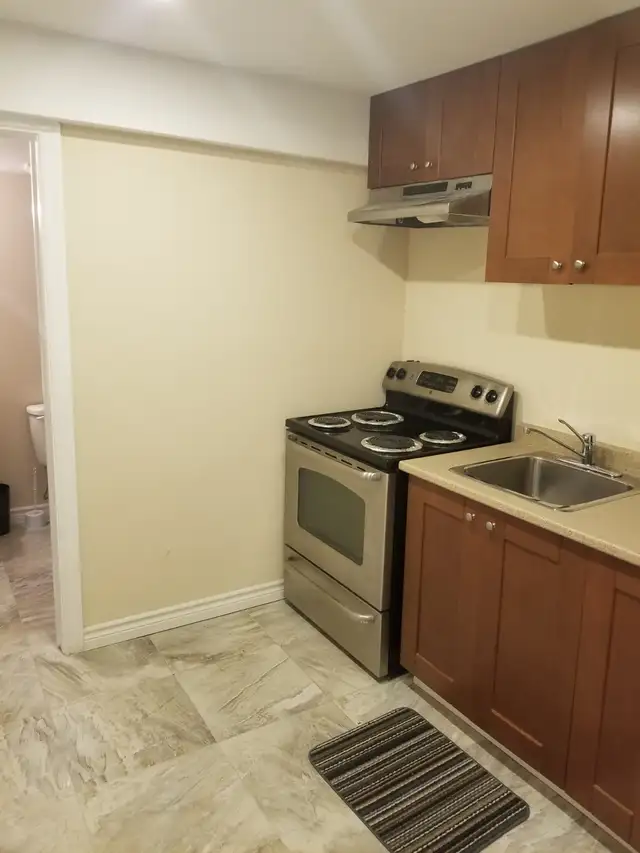 Basement apartment room&Kitchen&Washroom(Midland and Sheppard)