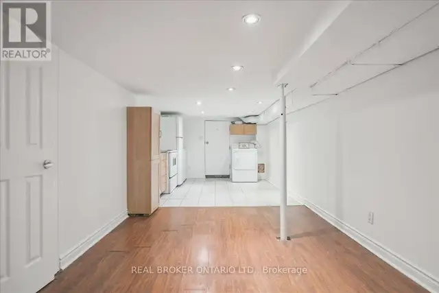 Charming & Cozy 1 BDRM Apartment in Leslieville - $1300/month