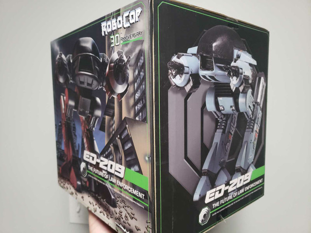 NECA Robocop ED-209 Deluxe Figure (NEW) in Arts & Collectibles in London - Image 3