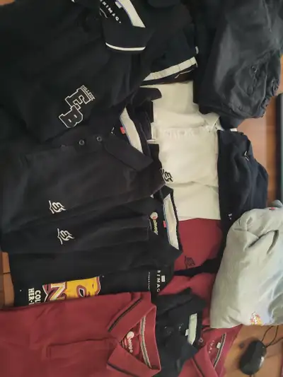 Vds lot de vêtements hauts et bas collège Esther Blondin garçon, View more