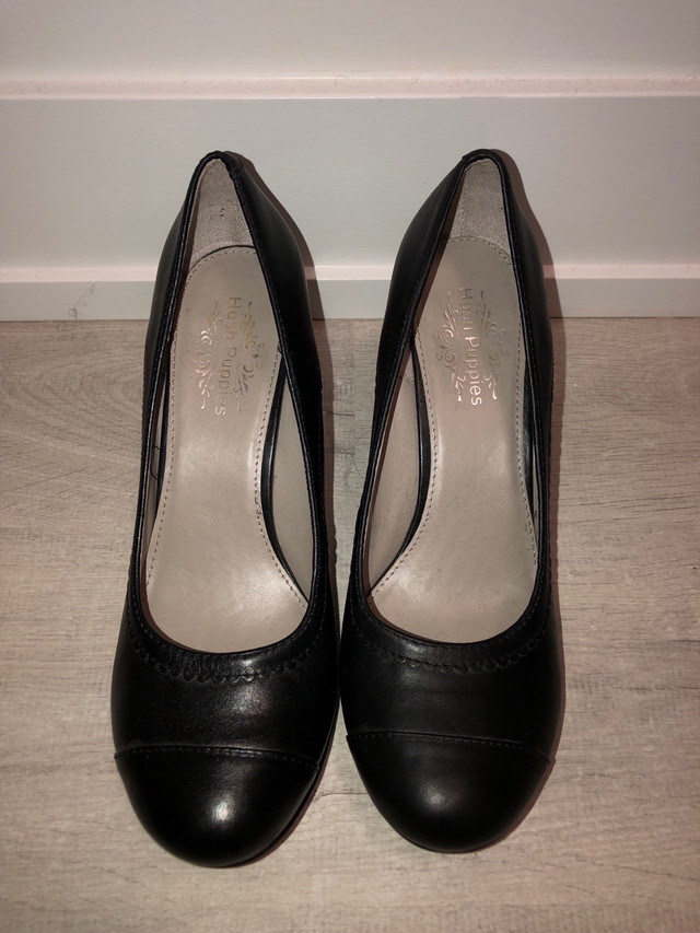 Women’s size 9.5 Hush Puppies shoes in Women's - Shoes in City of Toronto