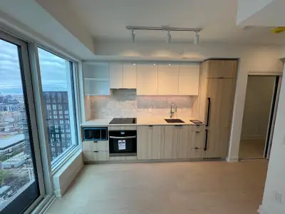 Luxury Studio Living Condo – Sky-High Downtown Oasis