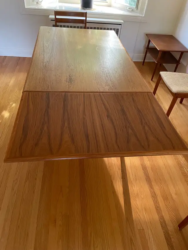 Mid-Century Teak Dining Table and Chairs in Dining Tables & Sets in City of Toronto - Image 8