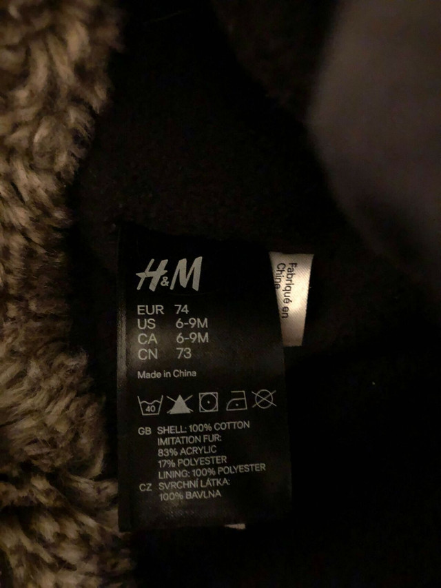 H&M 6 to 9 month tie hat in Clothing - 0-3 Months in Kitchener / Waterloo - Image 2