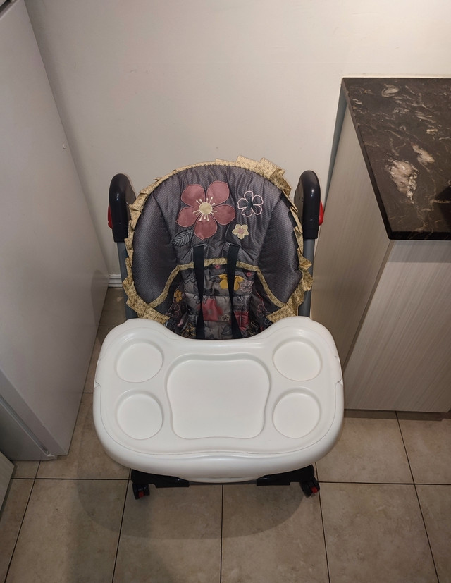 Adjustable Baby Trend High Chair  in Feeding & High Chairs in City of Toronto - Image 4