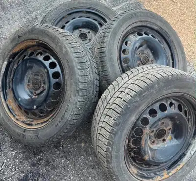 (Pictures 1-5) (4)- 205/55r16 Michelin X-ice Winter tires and rims with 85% tread Bolt pattern:5x105...