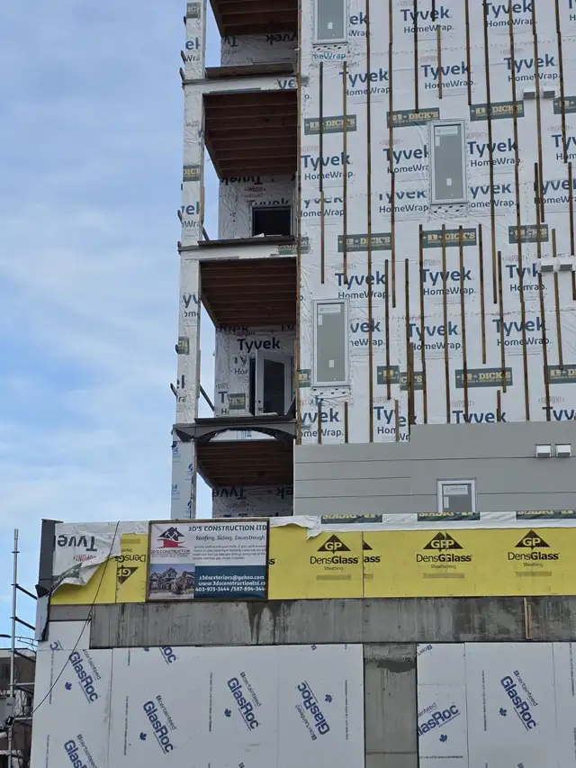 Siding Crew in Construction & Trades in Calgary - Image 2
