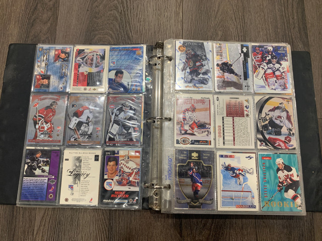 Vintage NHL Hockey Cards LOT (700) - Late 1990's / Early 2000's in Arts & Collectibles in Oakville / Halton Region - Image 4