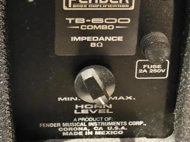 Fender TB600 Bass Combo in Amps & Pedals in Kawartha Lakes - Image 11