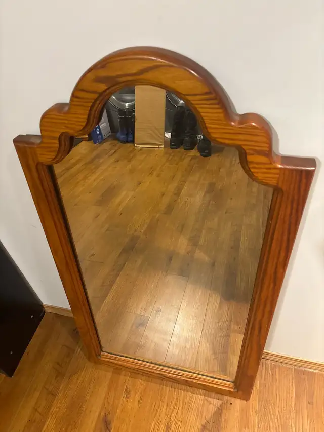Wood Framed Mirror in Home Décor & Accents in Fort McMurray - Image 3