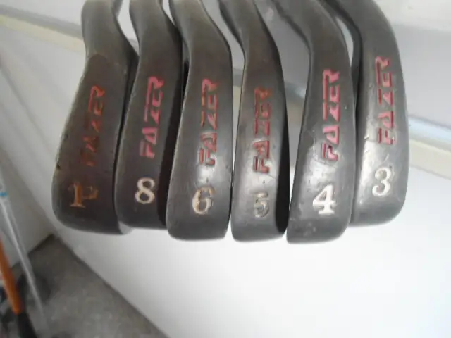 SET OF LADIES FAZER RIGHT HANDED GOLF CLUBS WITH GOLF BAG in Golf in Sudbury - Image 5