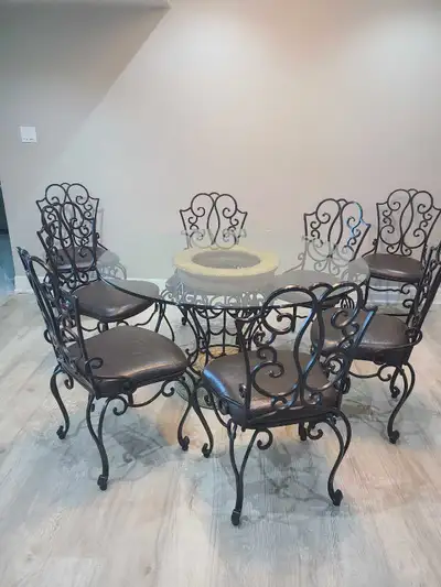 bombay glass table in Dining Tables Sets in Ontario Kijiji Marketplaces
