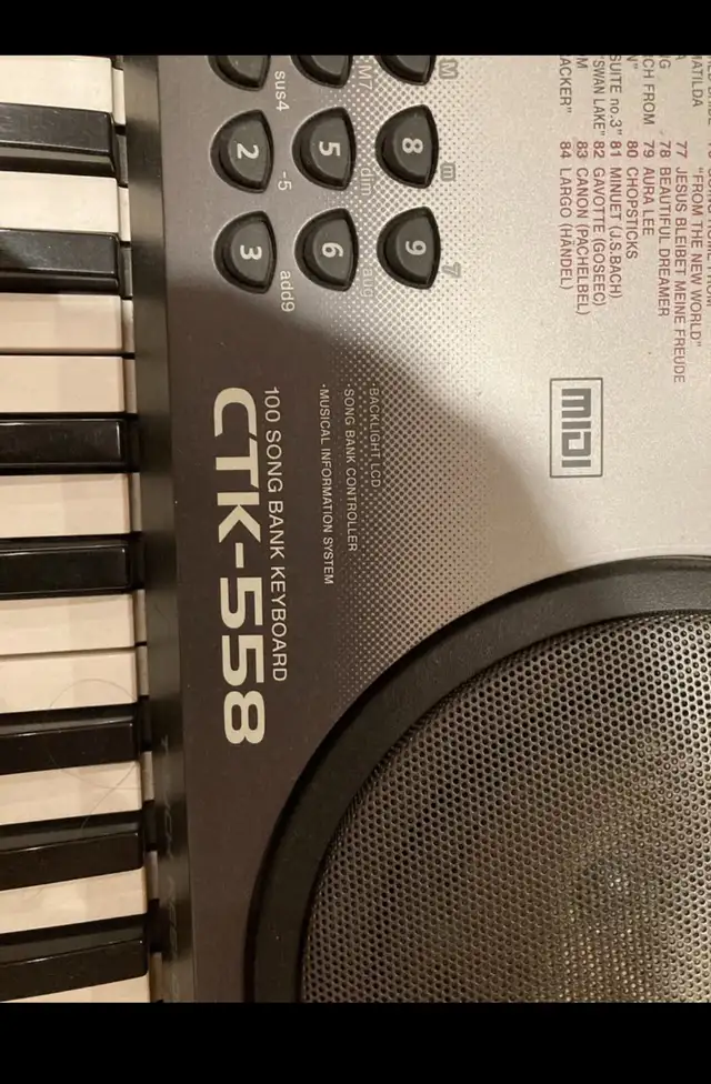  Electric keyboard by Casio in Pianos & Keyboards in Laval / North Shore - Image 3