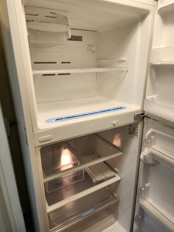 Refrigerator in Refrigerators in City of Toronto - Image 2