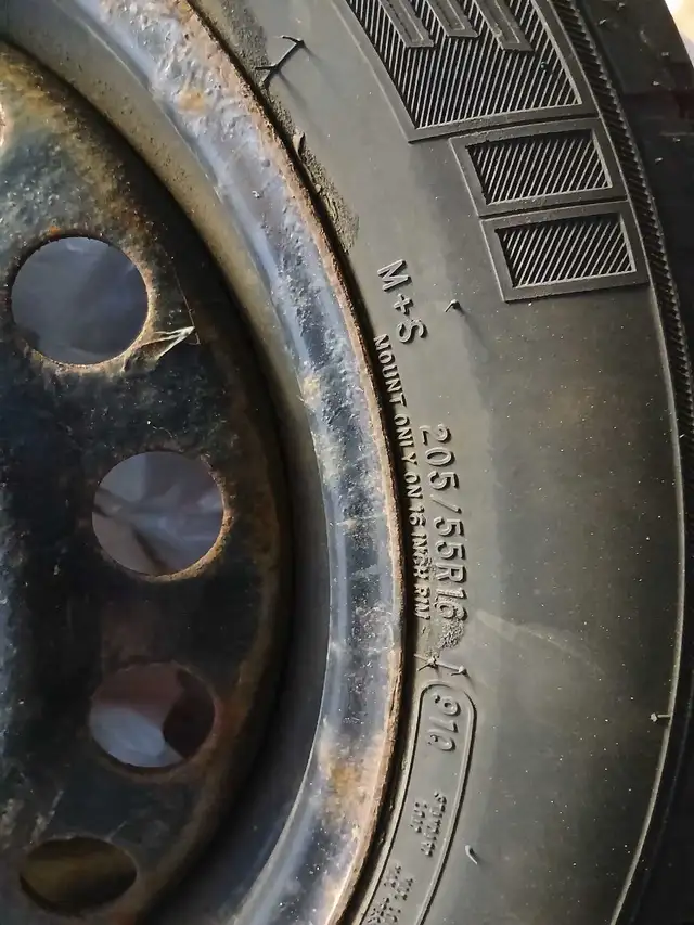 4 snow tires/rims in Tires & Rims in Oshawa / Durham Region - Image 3