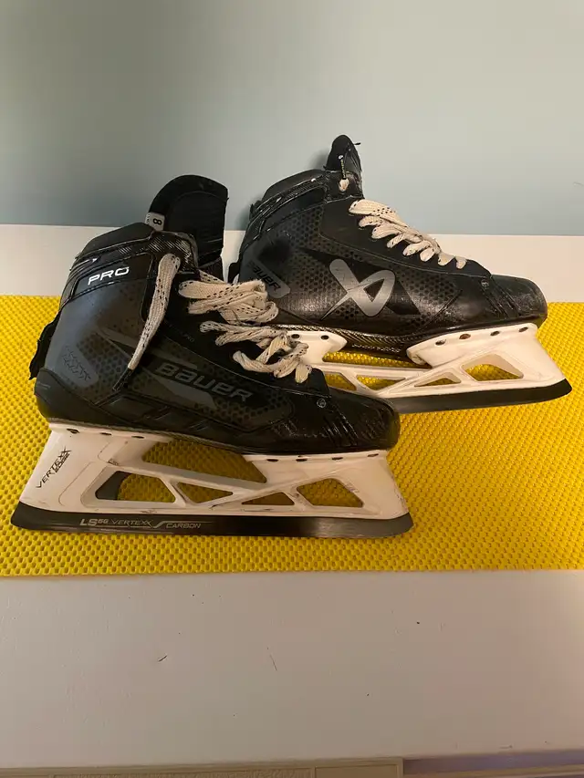 Patins de gardiens ‘Bauer pro’ hockey in Hockey in City of Montréal - Image 7