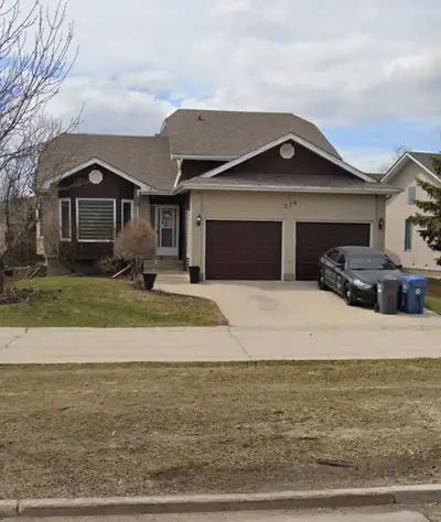 Beautiful spacious house available for rent Available September 15,2026 4 bedrooms 3 washrooms 2100s...