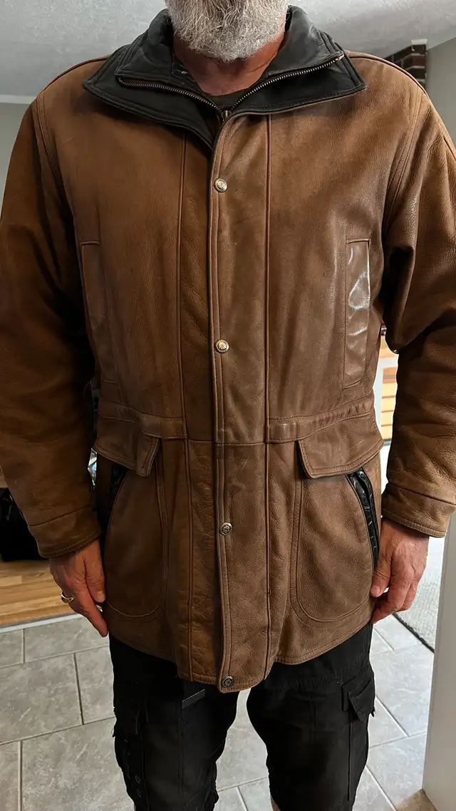 Men’s Lambskin Leather Coat in Men's in Belleville - Image 7