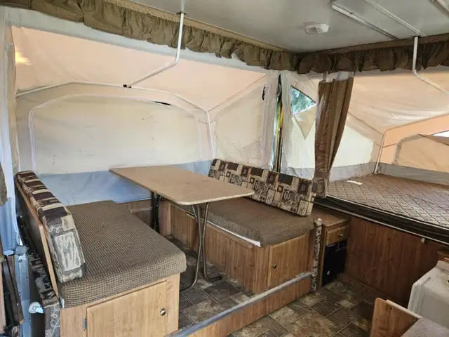 2011 Flagstaff Tent Trailer by Forest River in RVs & Motorhomes in Vernon - Image 9