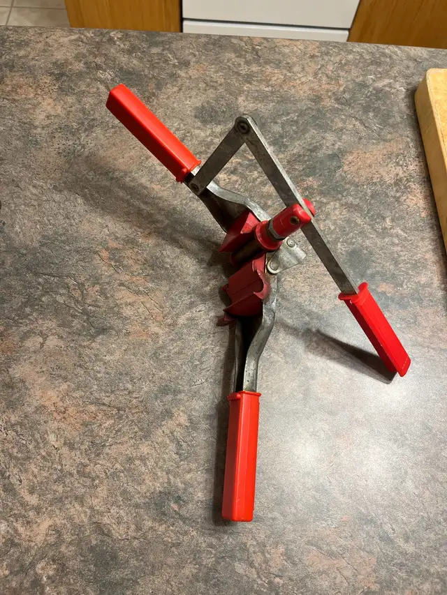 Single lever Wine corker in Hobbies & Crafts in Mississauga / Peel Region - Image 4