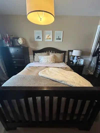 Stanley, American Signature Bedroom set. Solid Wood -Like New, View more