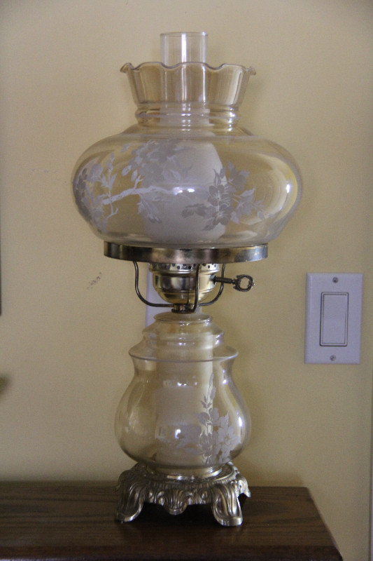 Pair Hurricane Glass Table Lamp in Indoor Lighting & Fans in Mississauga / Peel Region - Image 4