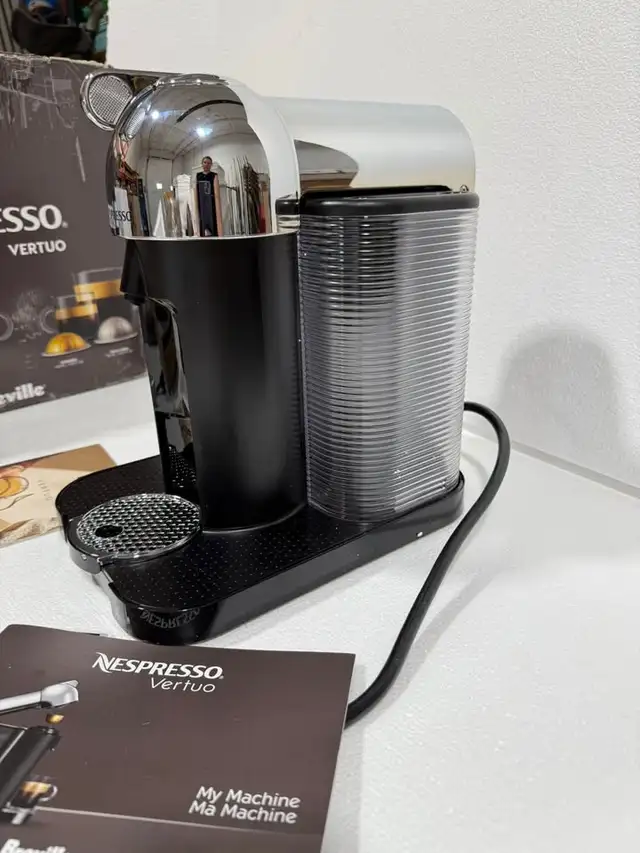 Nespresso Vertuo Coffee & Espresso Machine – Breville Black in Coffee Makers in St. Catharines - Image 5