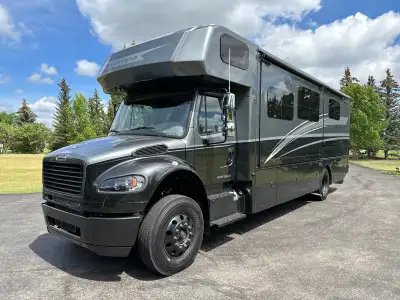 2023 DYNAMAX EUROPA 31SS MOTORHOME Luxury Super C Diesel Freightliner M2 106 Commercial Chassis *Pri...