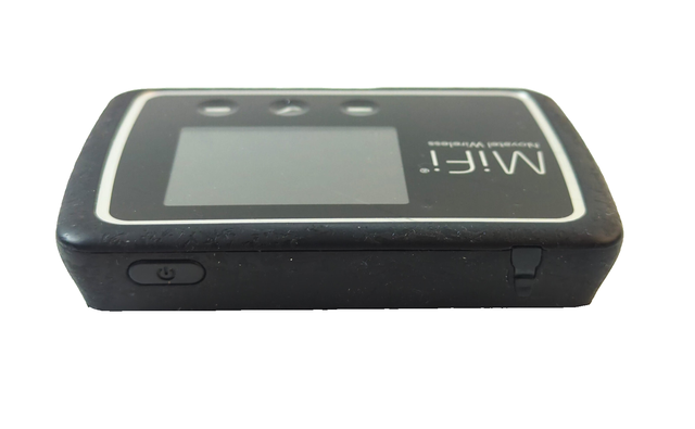 Unlocked Novatel MiFi6630 Wireless 4G Mobile Hotspot WiFi Router in Networking in City of Toronto - Image 9