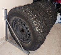 Winter tires with TPMS sensor! 235/70 R16 bolt pattern 5x 127mm
