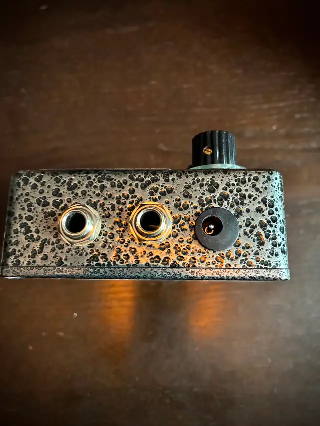 NOS BC183 Fuzz in Amps & Pedals in Laval / North Shore - Image 3