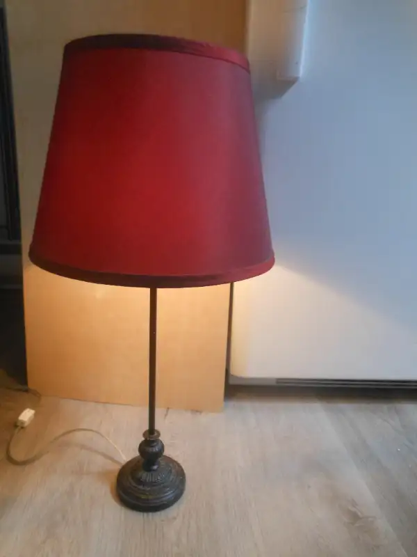 Table/Desk Lamp or lamp shades in Indoor Lighting & Fans in City of Montréal - Image 9