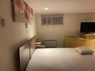 Chambre meublée, tout compris