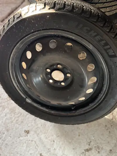 Brand New set of Michelin X ice snow tires. This includes new tires ,new rimes and new pressure sens...