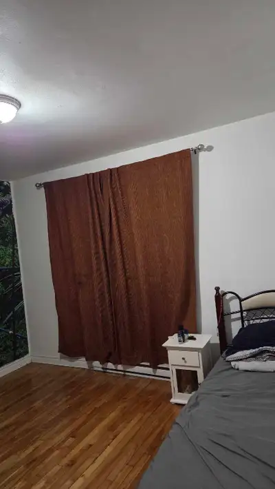 Chambre à louer dans un appartement 4 1/2 propre et calme