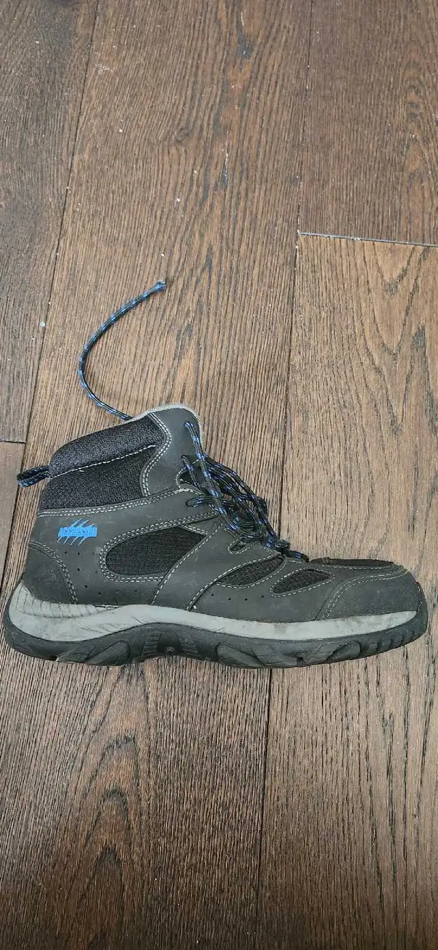 Womens Steel Toe Boots like new. Sz 6 in Women's - Shoes in Calgary - Image 5
