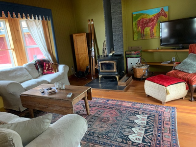 Rossland 2 bed 1 bath one level home fully furnished with beddings, pots and pans, wood stove, carpo...