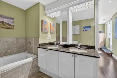 For Sale: Beautiful 2-Storey Penthouse Condo – 134 York St. PH01 134 York Street, Unit PH01, Ottawa...