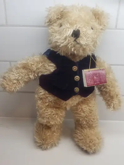 Embrace the charm of a classic collectible with the La Senza Schubert bear, crafted in 1997. This pl...