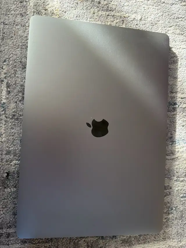 Apple Macbook Pro 16-inch (Intel) in Laptops in West Island - Image 3