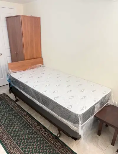 Private, fully furnished, clean, quiet room in basement of house near Bathurst and Sheppard availabl...